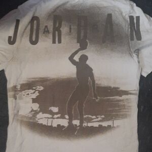 Jordan Men's White and Brown Graphic Tee